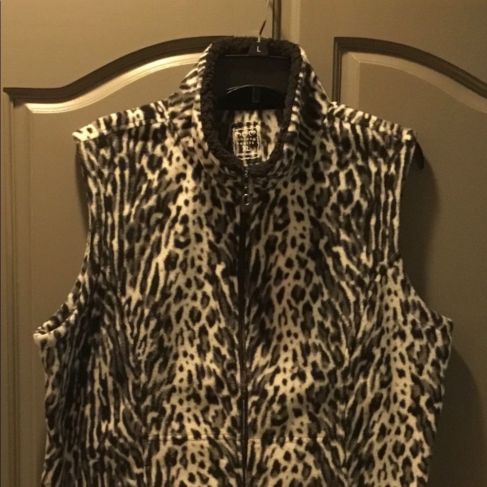 Black/White Leopard Print Fleece Vest